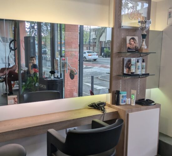 Photo_Apres2_Renovation_Salon_De_Coiffure_Comptoir_Skintchen_Seconde_peau_pour_votre_cuisine_renovation_adhesif_film-Architectural_haut_de_gamme_montauban_toulouse_ariege_bordeaux_lot_tarn